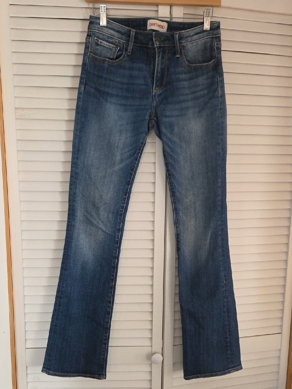DRIFTWOOD Women's Jeans in Medium Blue Wash